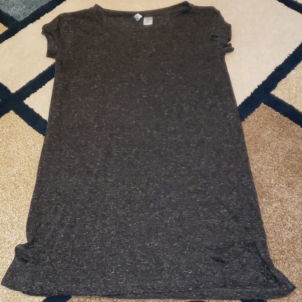 Divided sleep tee